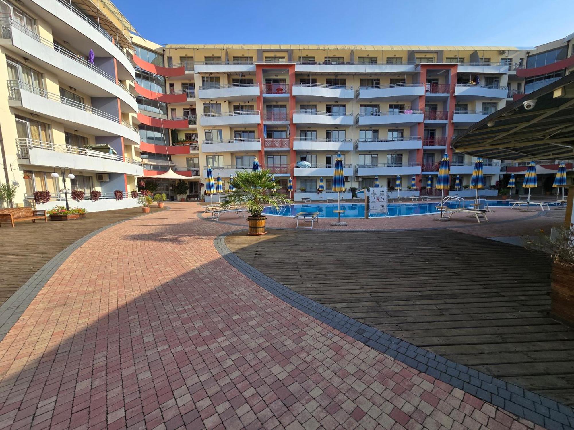 Apartment In Central Plaza Sunny Beach Eksteriør billede